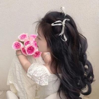 踉跄的女孩
